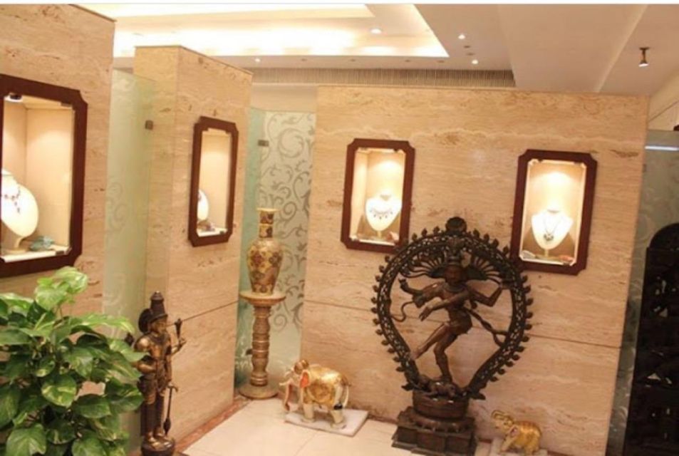 Delhi Exclusive Guided Shopping Tour in AC car and transfers - Silk Pashmina shawls and premium textiles: buying for real life