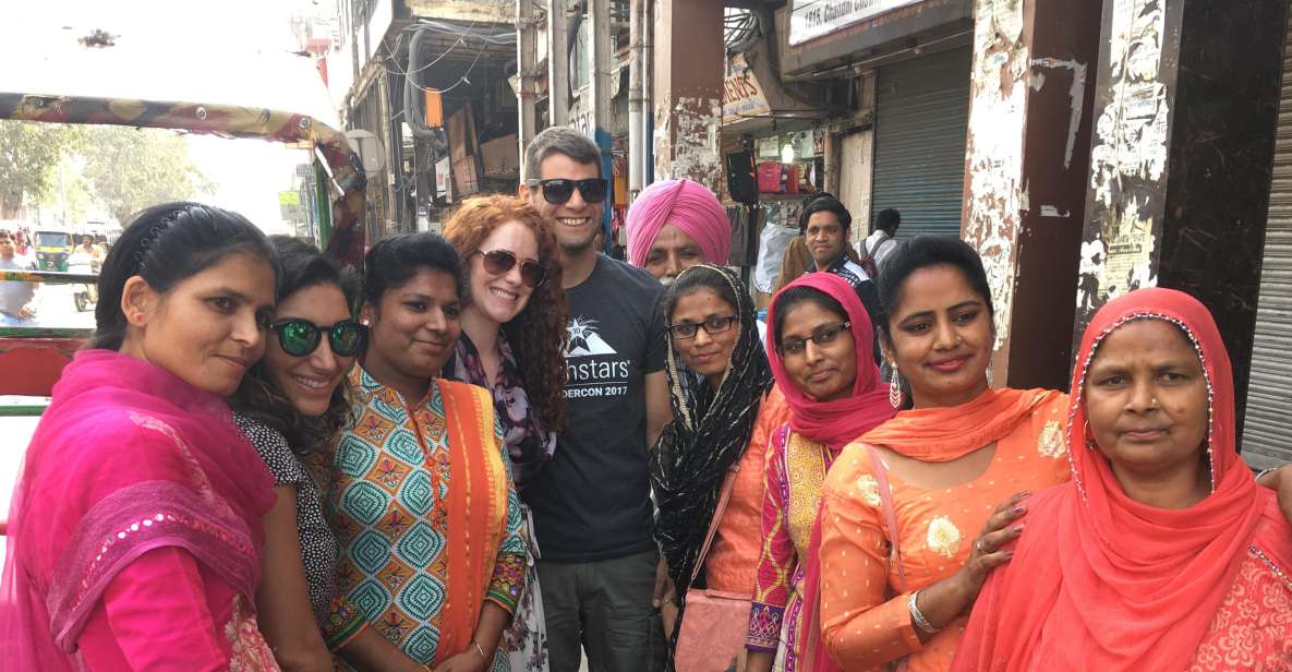 Delhi Exclusive Guided Shopping Tour in AC car and transfers - The half-day flow: pick-up, craft stops, and shop time