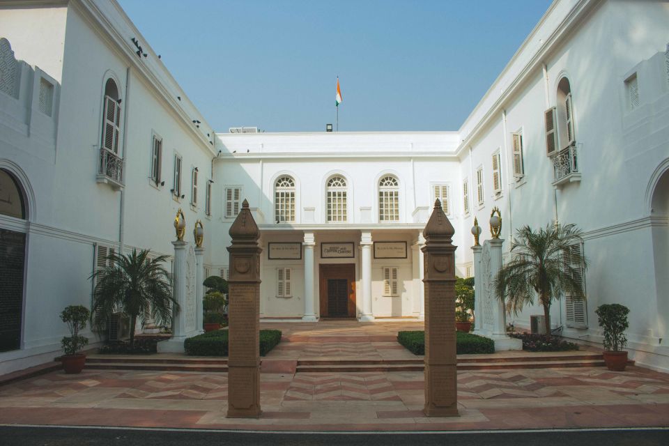 Delhi Footsteps of Mahatma Gandhi Half-Day Tour - Timing and transport across Delhi NCR: the 10:00 AM rhythm