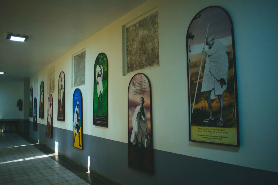 Delhi Footsteps of Mahatma Gandhi Half-Day Tour - Watch-outs: language fit and the shopping time tradeoff