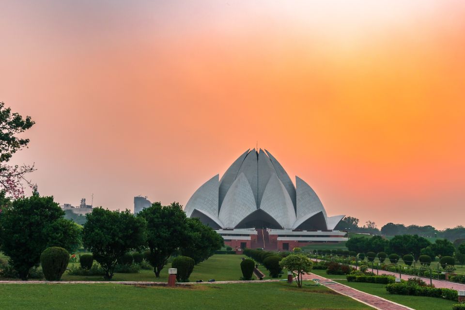 Delhi: Half-Day Private Temple Tour - Lunch and Shopping Break: Use the 45 Minutes Well