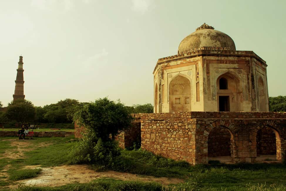 Delhi: Mehrauli Archaeological Park Tour with Qutub Minar - How the tour begins outside Qutub Minar Metro Exit Gate