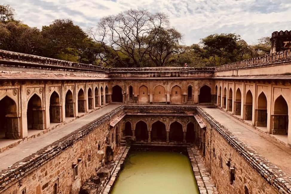 Delhi: Mehrauli Archaeological Park Tour with Qutub Minar - Mehrauli Archaeological Park: ruins, stories, and the forest hush
