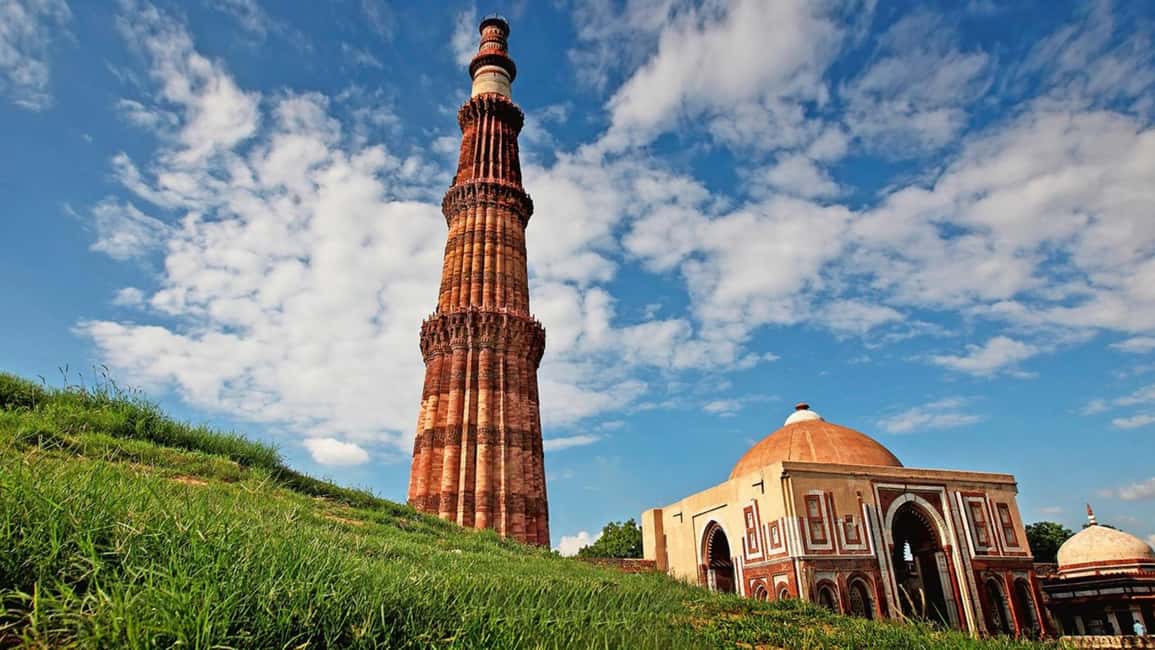 Delhi: Mehrauli Archaeological Park Tour with Qutub Minar - Price and value: what you get for $21 per person