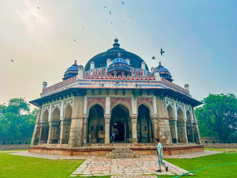 DELHI: NEW AND OLD SELF ITINERARY FULL DAY OR HALF DAY TOUR - Akshardham at Sunset: Big Views and Strong Architecture