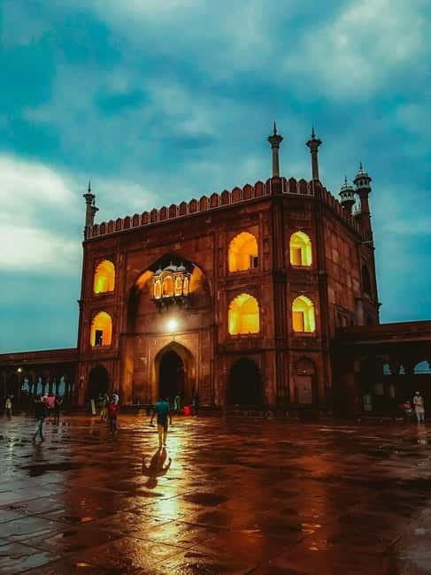 Delhi: New & Old Delhi Private Half or Full-Day Tour - India Gate plus Parliament and President House viewpoints