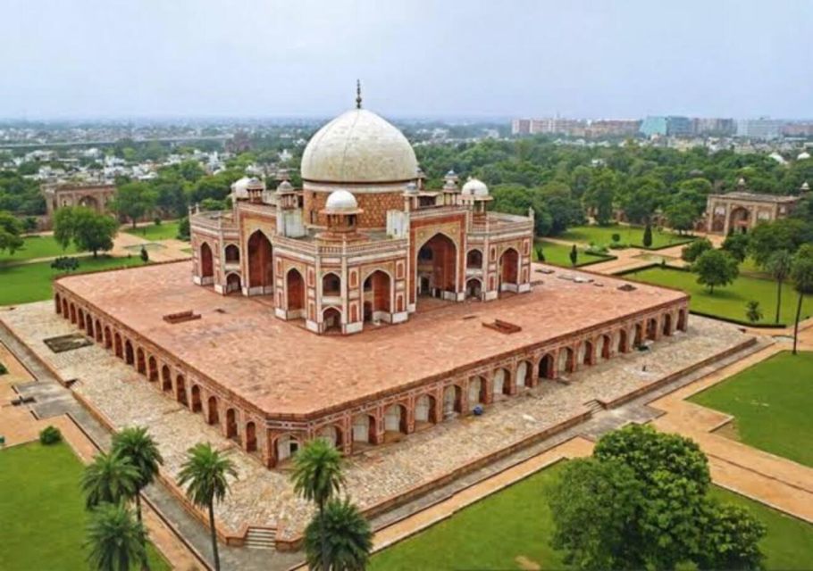 Delhi: Old and New Delhi One Day Private Guided City Tour - Khari Baoli spice market: color, aromas, and easy photo wins