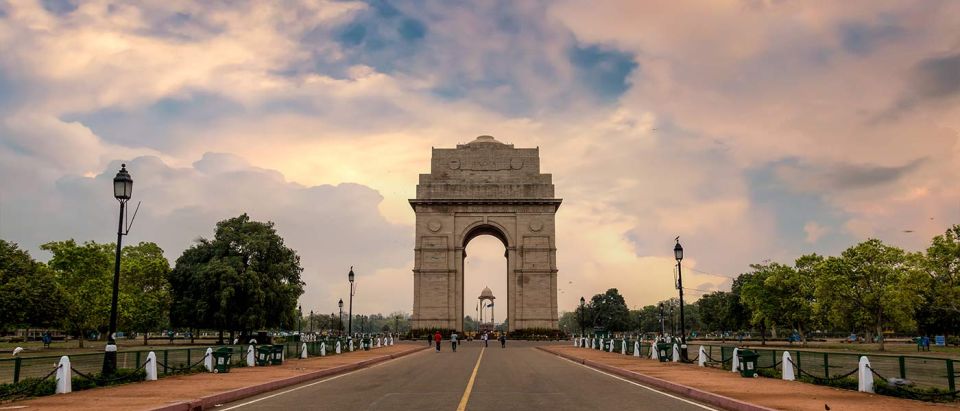 Delhi: Old and New Delhi Sightseeing Private Day Tour - Why Old and New Delhi in one day actually makes sense