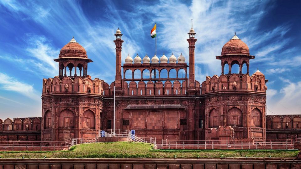 Delhi: Old and New Delhi Sightseeing Private Day Tour - Lunch at an AC multi-cuisine restaurant: a needed reset