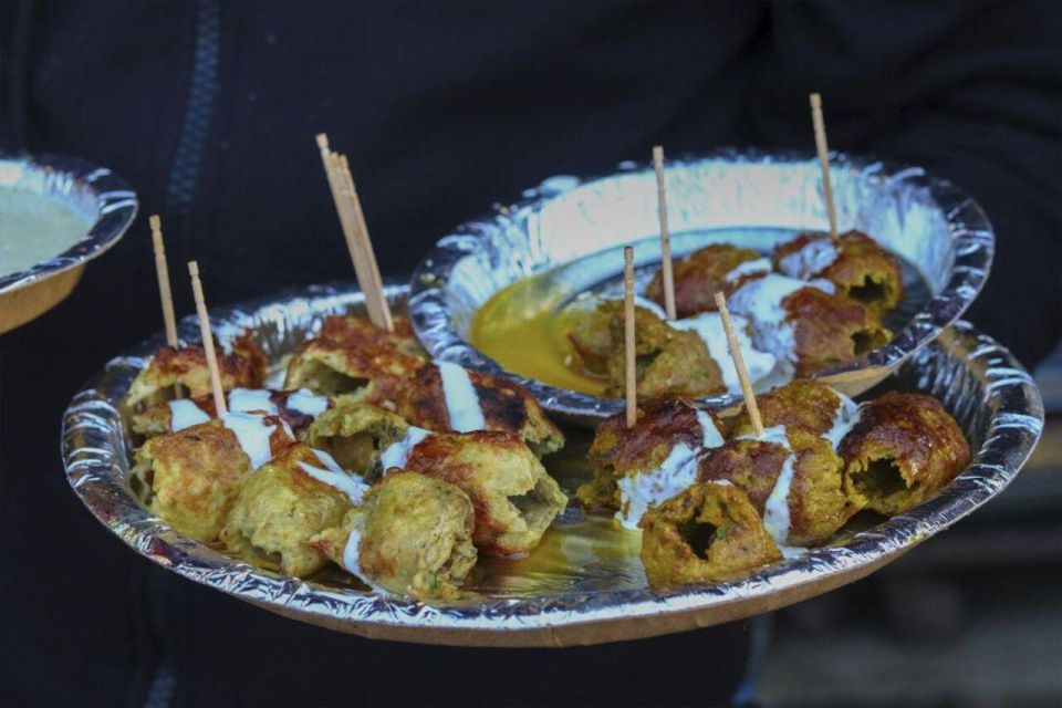 Delhi: Old Delhi City Street Food Tour - Jama Masjid stop: a landmark pause with cultural context