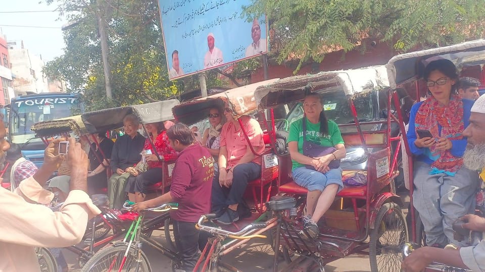 Delhi: Old Delhi City Tour with Tuk-Tuk Ride & Street Food - What Makes the Guides a Big Deal Here