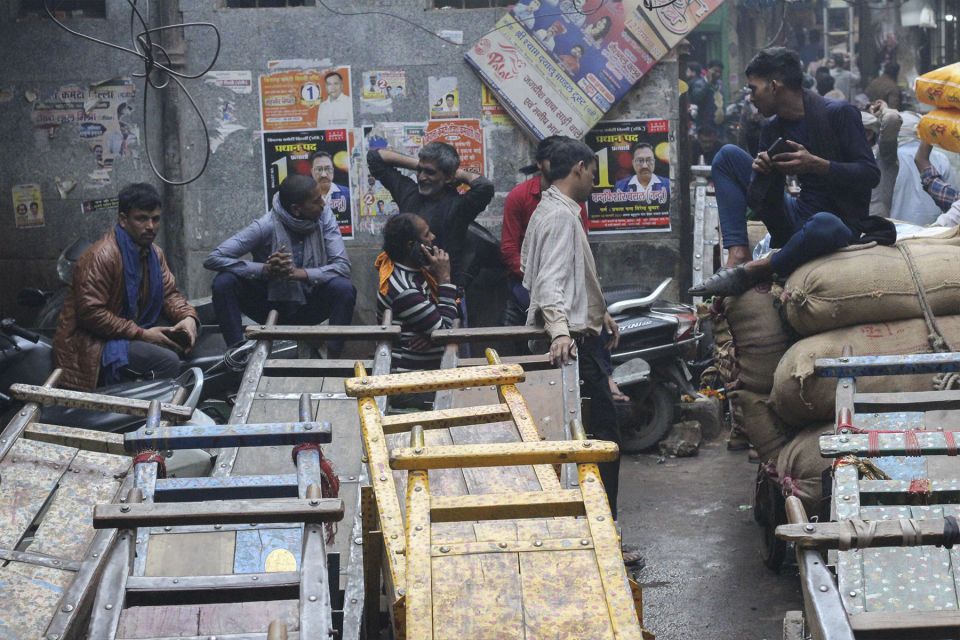 Delhi: Old Delhi & Spice Market Tour - Making sense of Old Delhi with a walking route