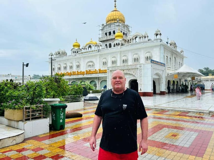 Delhi: Old & New Delhi Full or Half-Day Private Guided Tour - Gurudwara Bangla Sahib: Sikhism, community food, and calm inside the noise