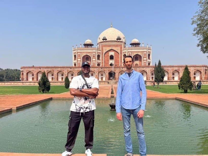 Delhi: Old & New Delhi Private Full Day or Half Day Tour - Lotus Temple and New Delhi monuments: modern landmarks with classic drive-by views