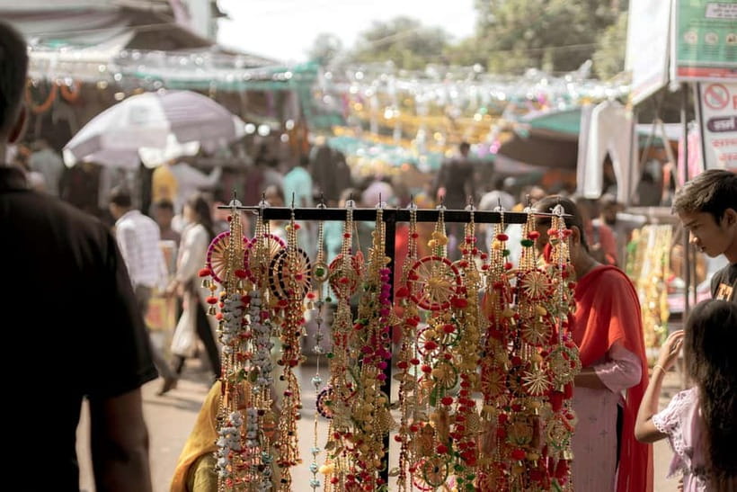 Delhi: Private Chandni Chowk, Dilli Haat & Spice Tour - Dilli Haat artisan bazaar: handmade crafts, plus snacks if you want them