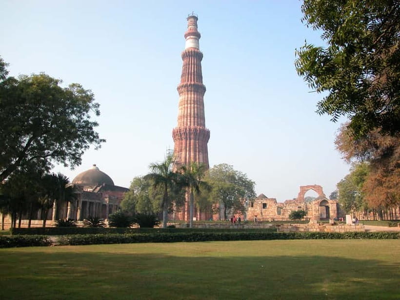Delhi: Private Full-Day City Tour of Old and New Delhi - India Gate to the finish: the ceremonial heart in walking mode