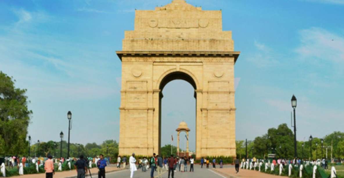 Delhi: Private Guided Day Tour of Old and New Delhi - Private AC pickup: the easiest way to start a big Delhi day