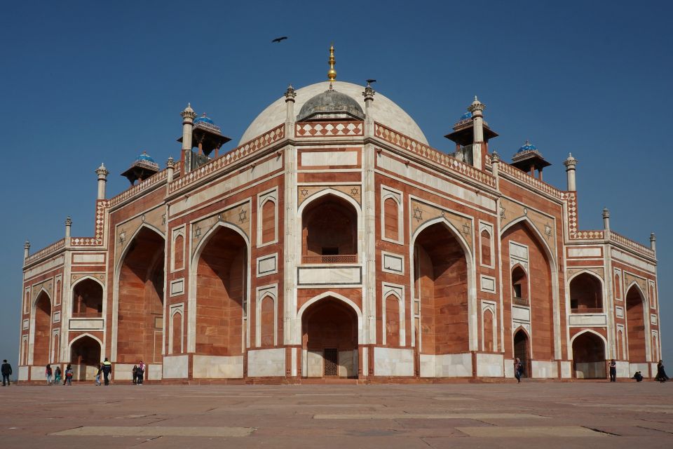 Delhi: Private Half Day City Sightseeing Tour - Lodi Gardens: a calmer Delhi break