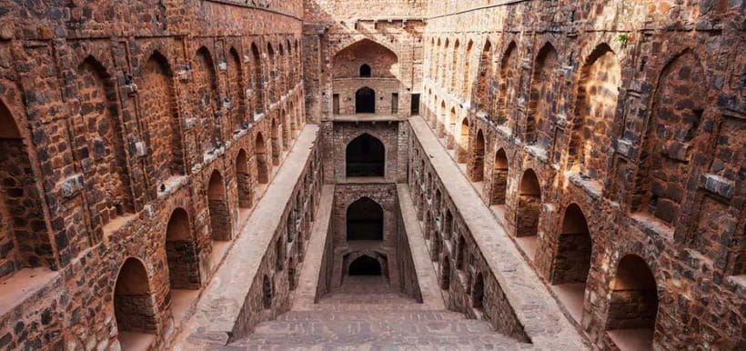 Delhi: Private Half-Day City Tour with Pickup & Highlights - India Gate and the official capital drive-by moments