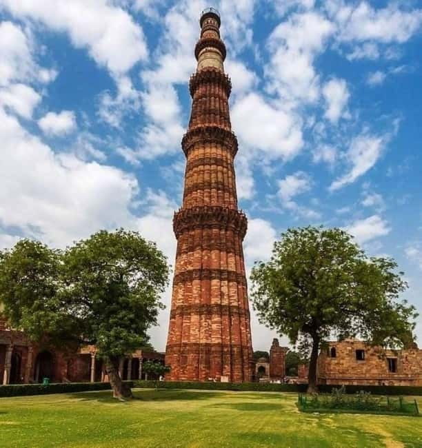Delhi: Private Half-Day City Tour with Pickup & Highlights - Private transport and guide language: what you’re paying for