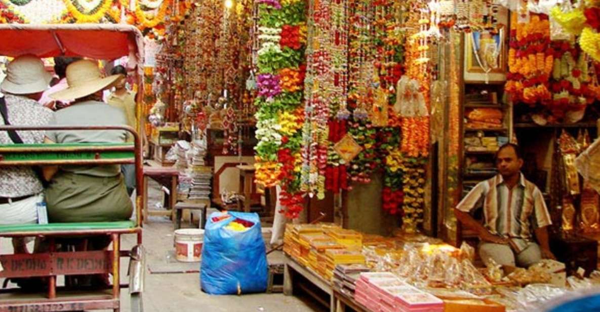Delhi: Private Half-Day Guided Shopping Tour with Transfer - Khari Baoli: Asia’s large-scale spice market, up close
