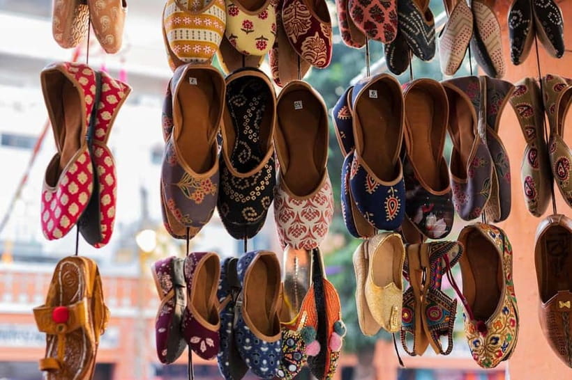 Delhi: Private Half-Day Shopping Tour with Guide & Transfers - Why a half-day shopping plan makes sense in Delhi