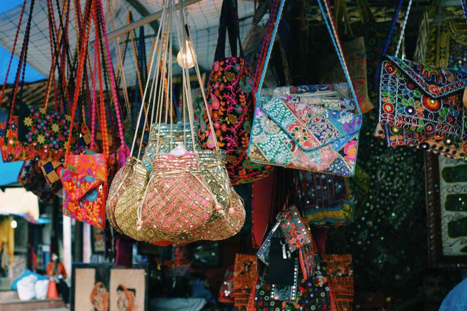 Delhi: Private Half-Day Shopping Tour with Transfer - Street Food Add-On and the Masala Chai Moment