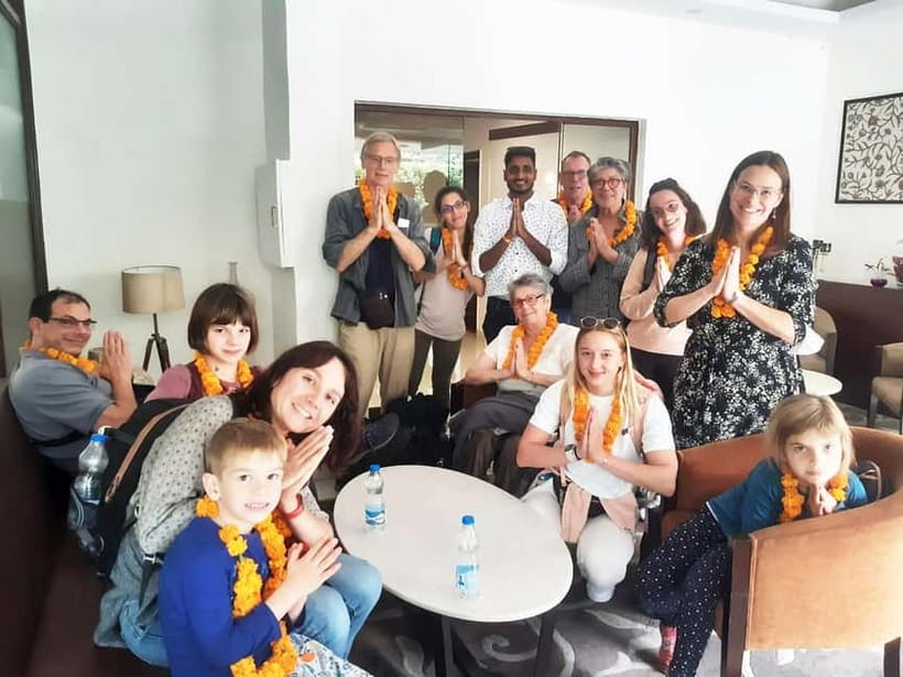 Delhi: Private Old and New Delhi Full or Half Day Tour - Gurudwara Bangla Sahib: where the day slows down for humans and faith