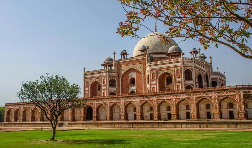 Delhi: Private Old & New Delhi Tour – Full or Half Day - New Delhi Architecture: Qutub Minar and Humayun’s Tomb
