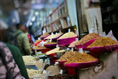 Delhi: Private Shopping Tour with a Local Guide and Transfer - Pickup, car, and the meeting point that keeps things simple
