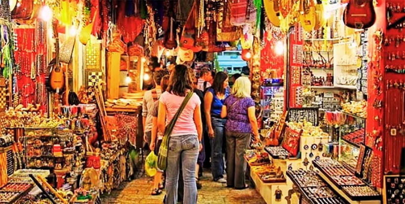 Delhi: Private Shopping Tour with a Local Guide and Transfer - Delhi Haat: crafts, carpets, and Rajasthan-style textile shopping