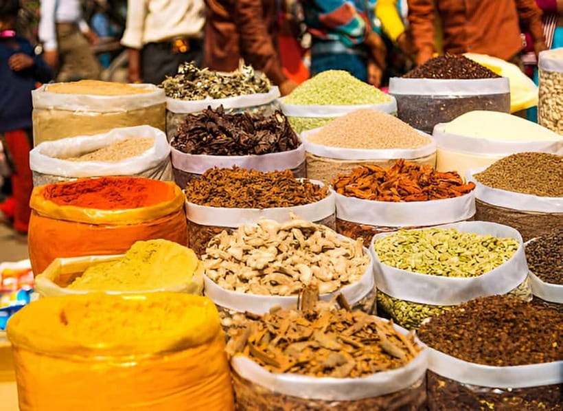Delhi: Private Shopping Tour with a Local Guide and Transfer - What you’ll realistically buy in 3.5 to 4 hours