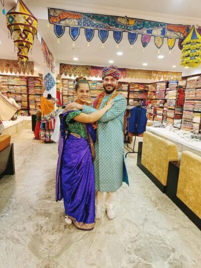 Delhi: Private Shopping Tour with Guide and Transfer - Choosing your stops: one market or all three