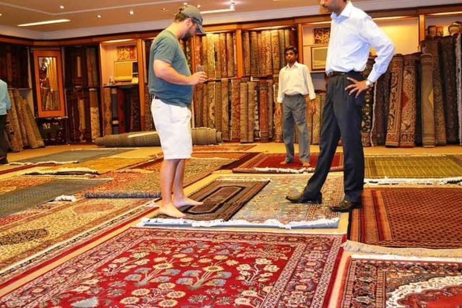 Delhi: Private Shopping Tour with Guide and Transfer - Khari Baoli: the spice market where pantry gifts come alive