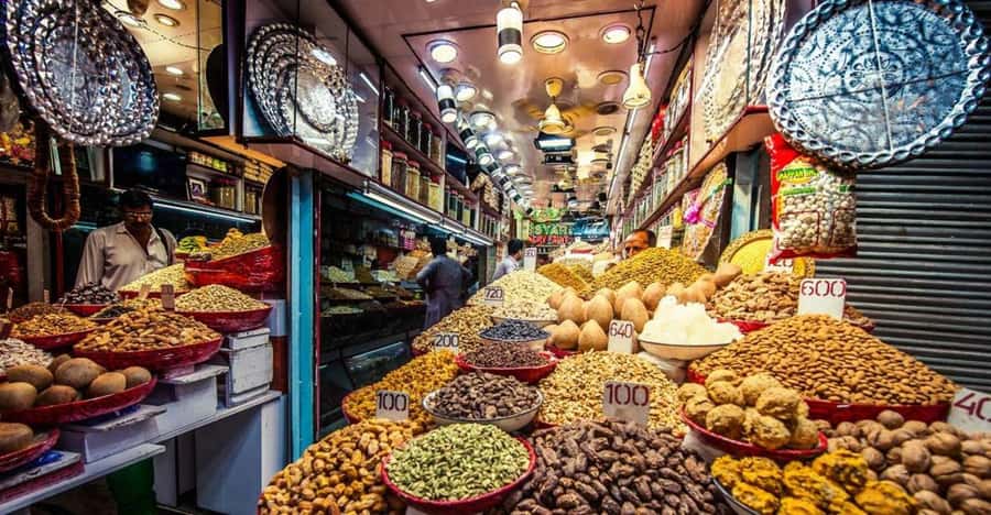 Delhi: Private Shopping Tour with Guide and Transfer - The guides and drivers: how the private team changes everything