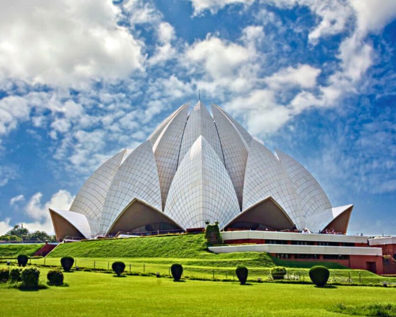 Delhi: Private Spiritual Sites Car Tour with Lunch and Entry - Jama Masjid to Red Fort Pass-By: Start With Big-Scale Delhi