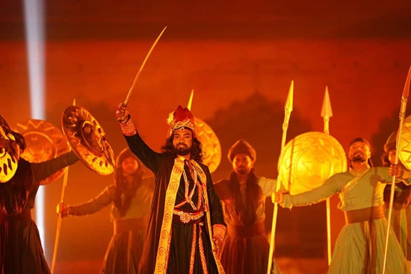 Delhi: Red Fort Light and Sound Show Guided Tour - Good to go details: what to bring, what to avoid, and the seasonal closure