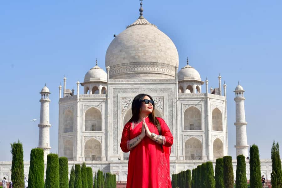 Delhi: Taj Mahal & Agra Tour by Gatimaan Express Train - Riding back to Delhi with dinner on board