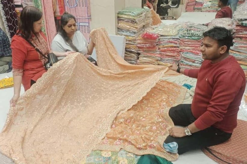 Delhi: Textile Trail Tour with Artisan Interaction - INA Market: Shopping Time With Extra Energy