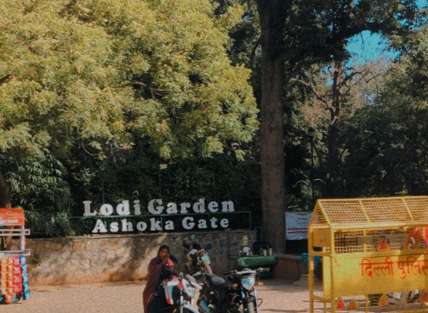 Delhi: Yoga in Lodhi Garden - Getting there in Delhi NCR: AC pickup and a short walk into the calm