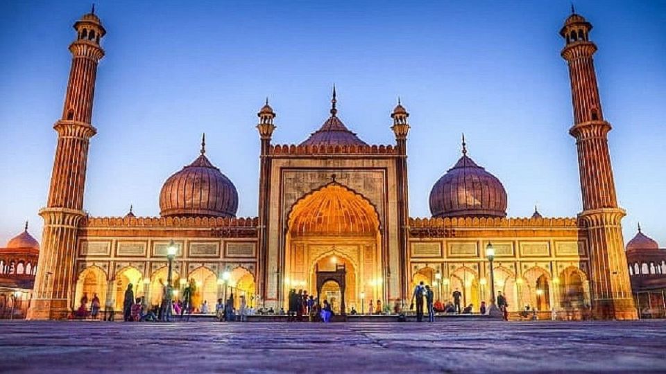 Delhi's Temples and Spiritual Sites Day Tour - Akshardham Temple Morning: Carvings, the Kund, and the Water Show