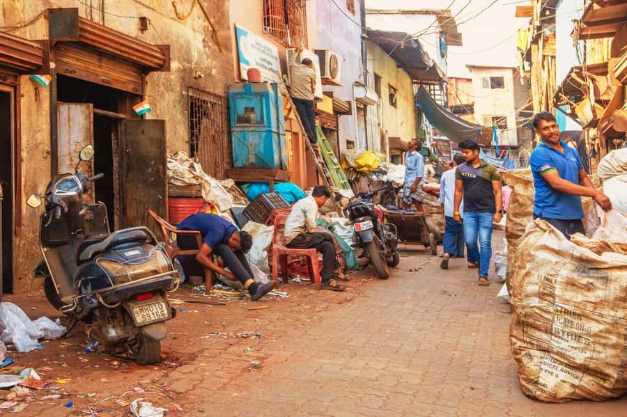Dharavi: Daily Life inside Asia's Largest Slum walking tour - Finding the Right Mindset at Third Wave Coffee