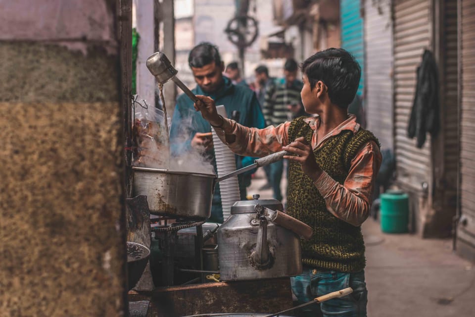 Discover Old Delhi: 3-Hour group tour with pick-up & drop - Dariba Kalan and Kinari Bazaar: silver street and ribbon-and-trim shopping