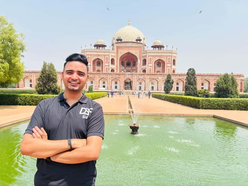 Discover Old & New Delhi: Private Tour with Street Food - Hidden lanes, secret courtyards, and a fun Tuk-Tuk twist