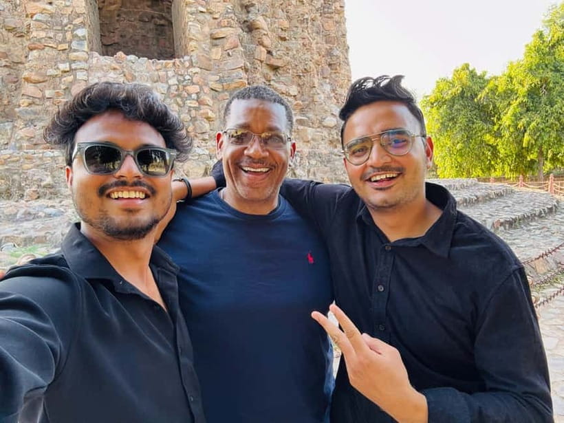 Discover Old & New Delhi: Private Tour with Street Food - Chandni Chowk and the street-food route: tea, chaat, and real market motion