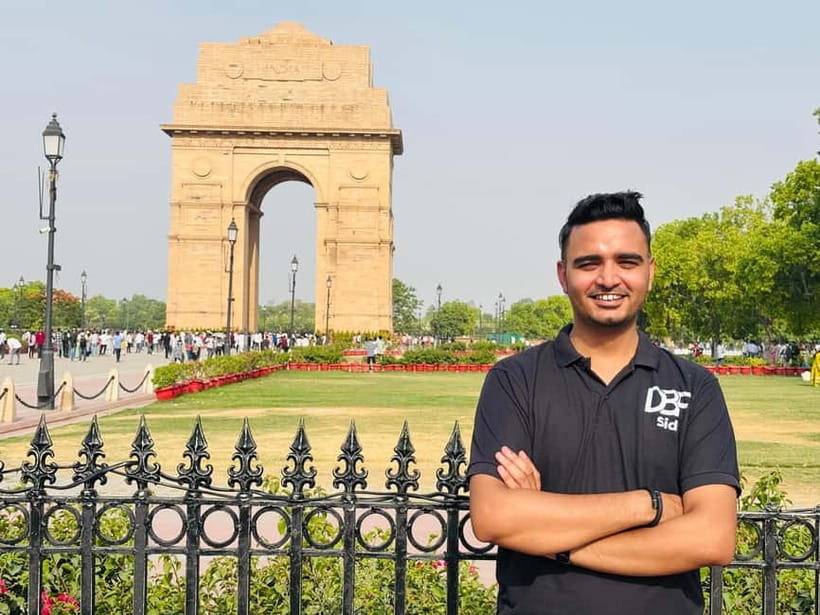 Discover Old & New Delhi: Private Tour with Street Food - Getting around: AC pickup, private transfer, and smart skip-the-line help