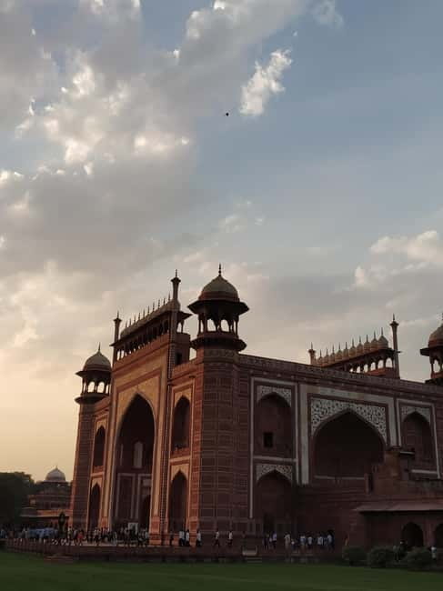 Evening tour of Agra city with Sunset Taj Mahal & Agra Fort - Skip-the-line access and why it changes your evening