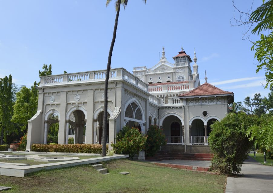 Experience Spiritual Culture in Pune with a local - 2 Hours - Walking the narrow lanes: why the route matters
