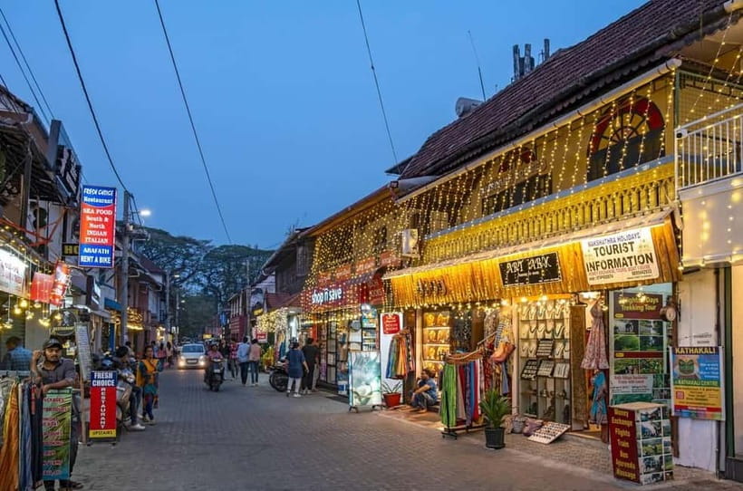 Explore Kochi in Nightlights: Guided Tour by Foot - Starting at Ernakulam Shiva Temple: Easy to Find, Worth Being Early