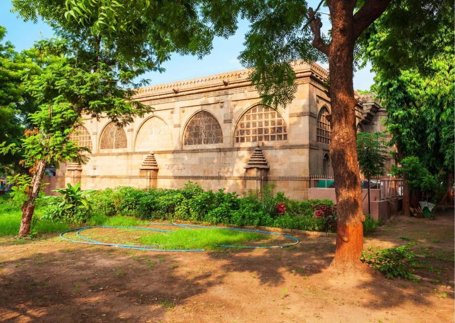 Explore the Best of Ahmedabad by Car (Guided Full Day Tour) - Sidi Saiyyed Mosque and its stone latticework